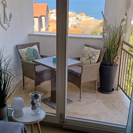 Klementina Apartment Postira