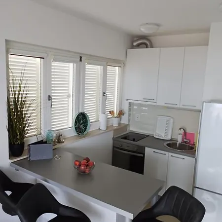 Klementina Apartment Postira