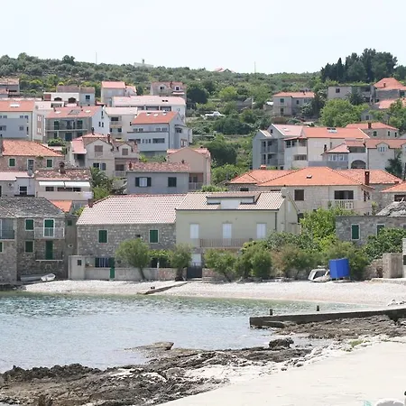 Apartment Klementina Postira